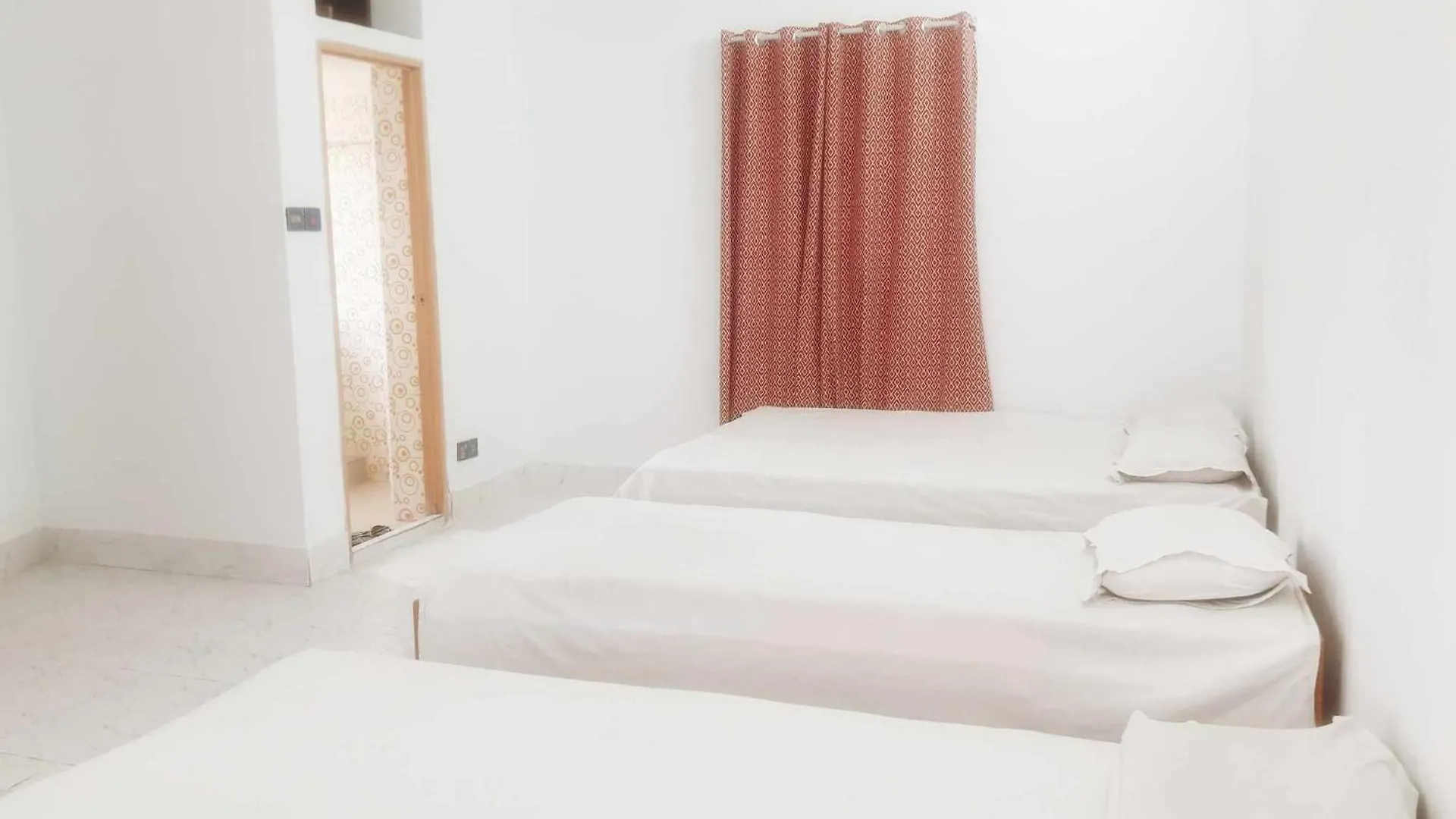 Hotel Al-Sarwar Dhaka 0*,